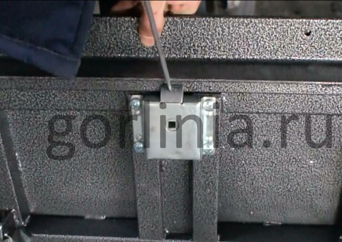 Первое открывание утепленного люка Stels 